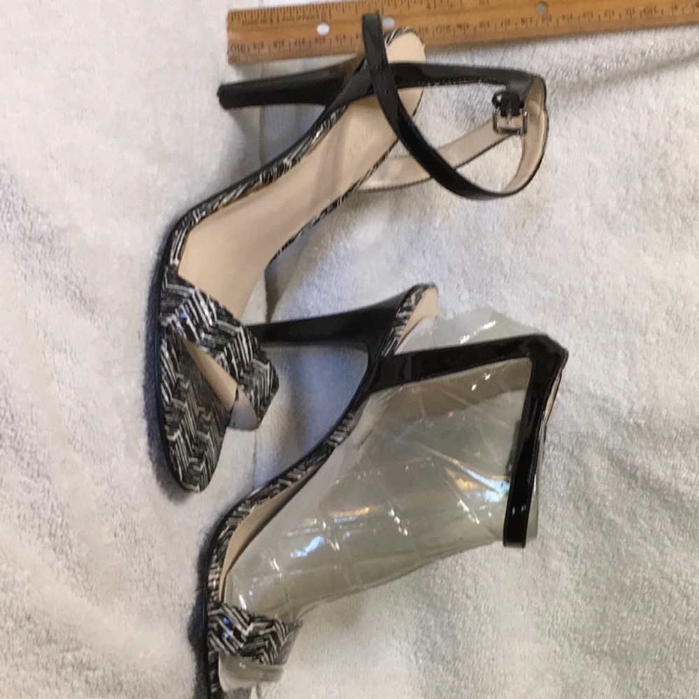 New Nine West high heel sandals